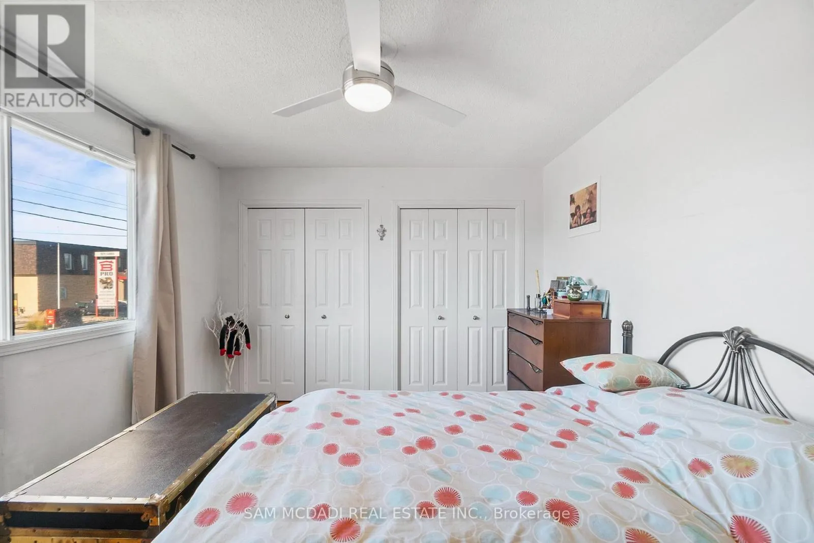 2705 LAURIER STREET