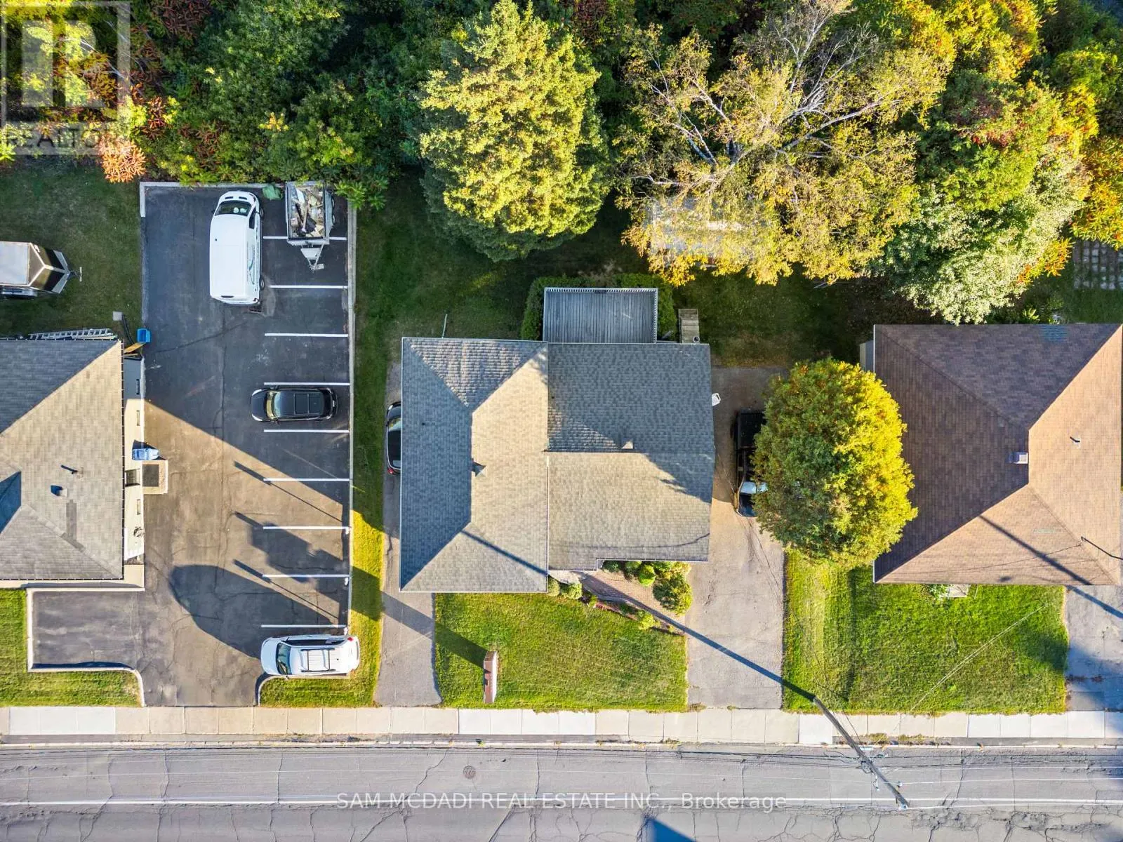 2705 LAURIER STREET