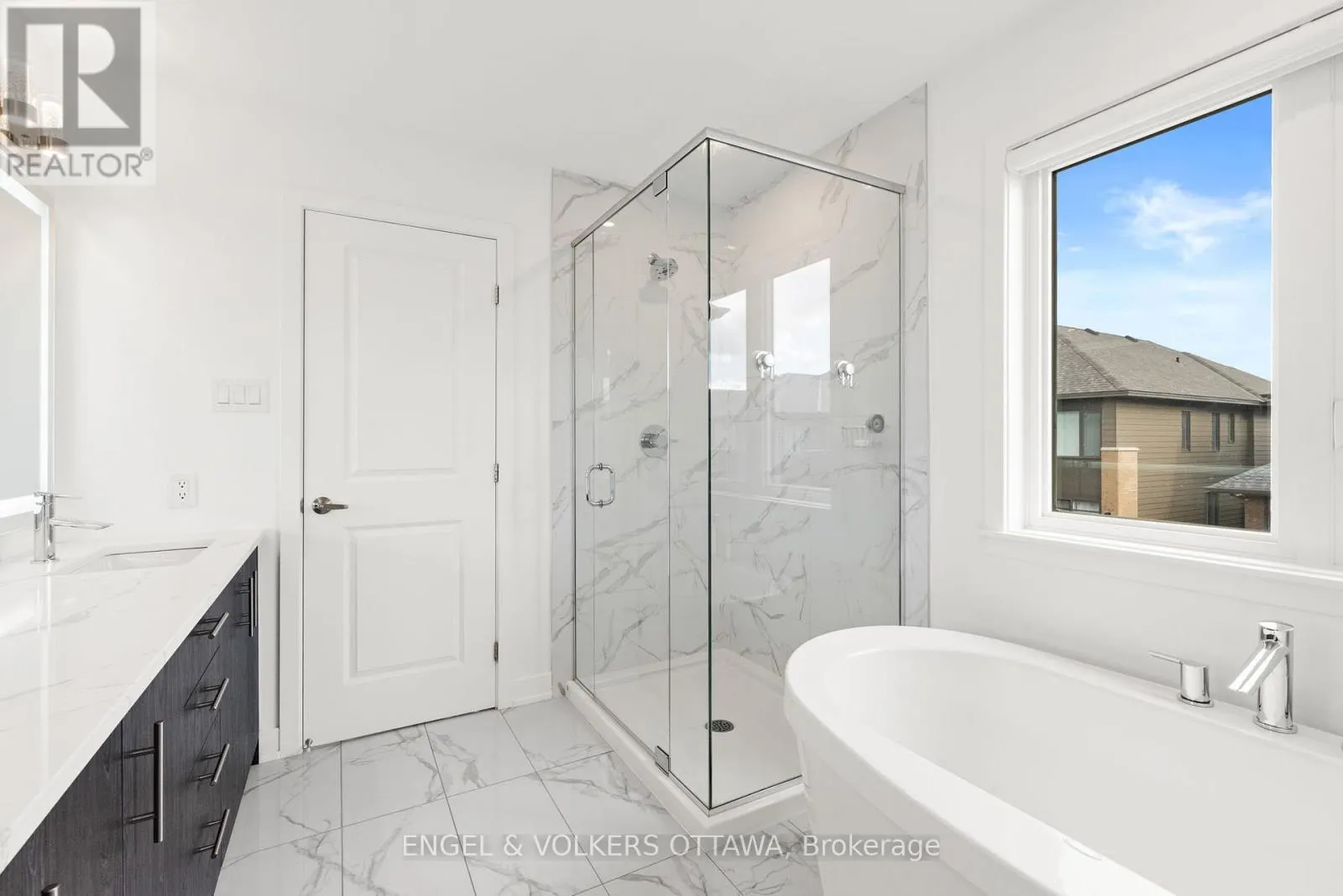 1047 HYDRANGEA AVENUE