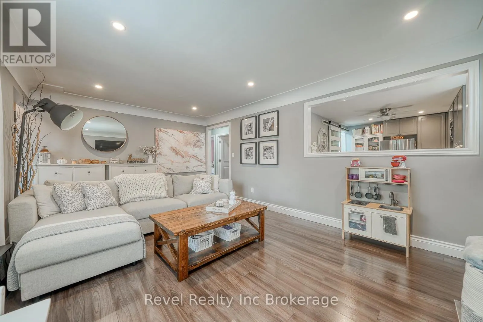 764 DEVONSHIRE AVENUE