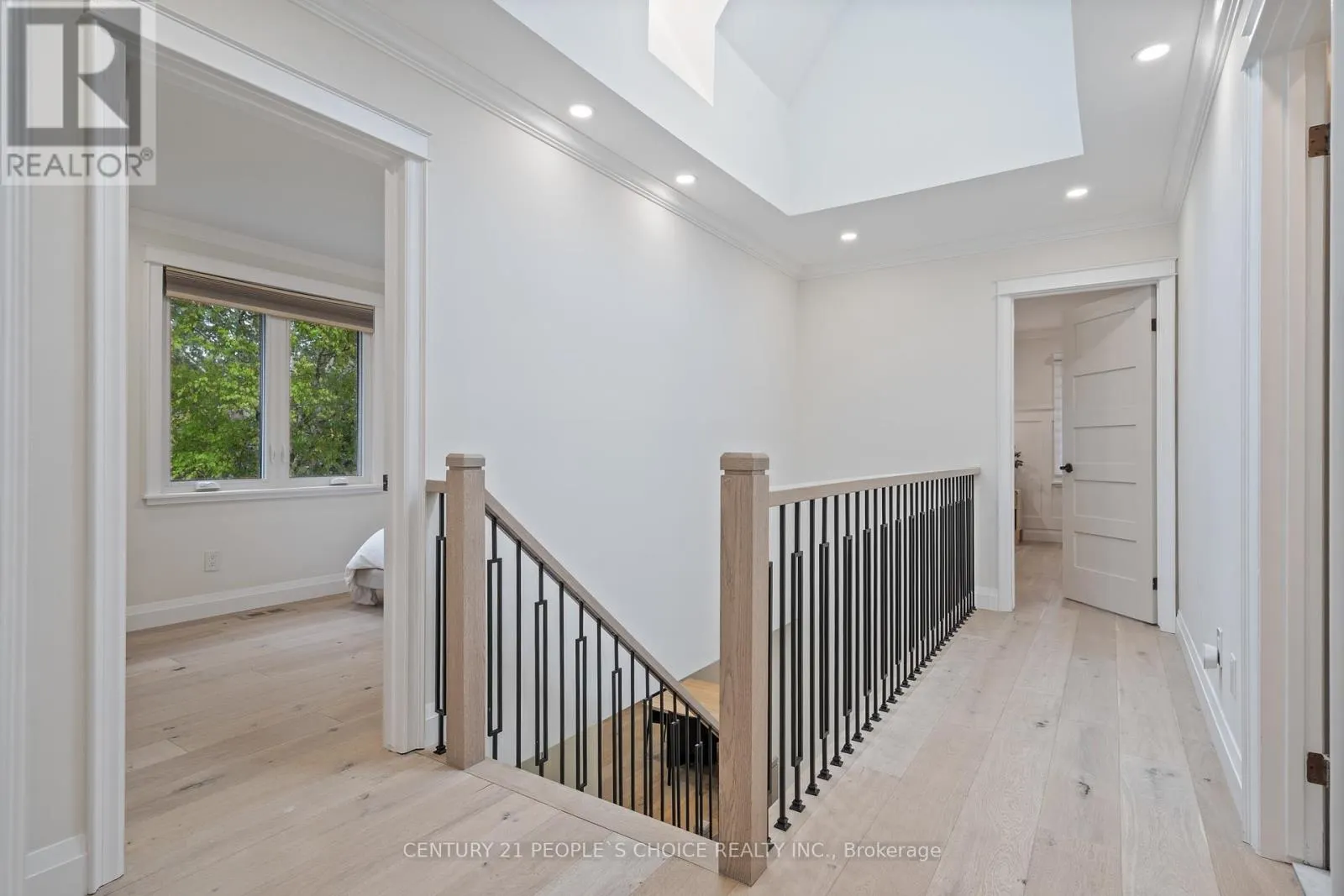 7 CARL CRESCENT