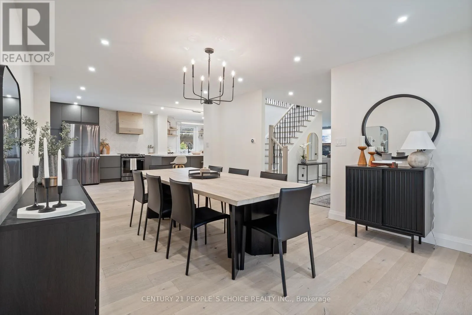 7 CARL CRESCENT