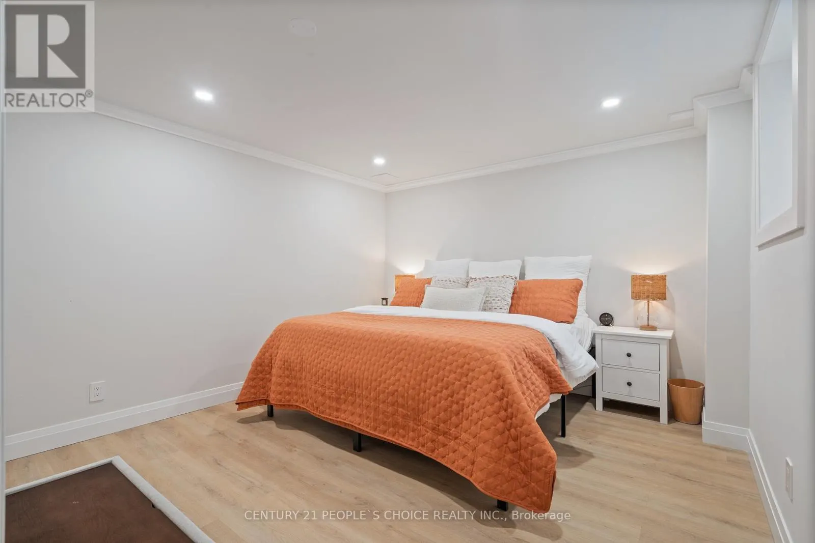 7 CARL CRESCENT