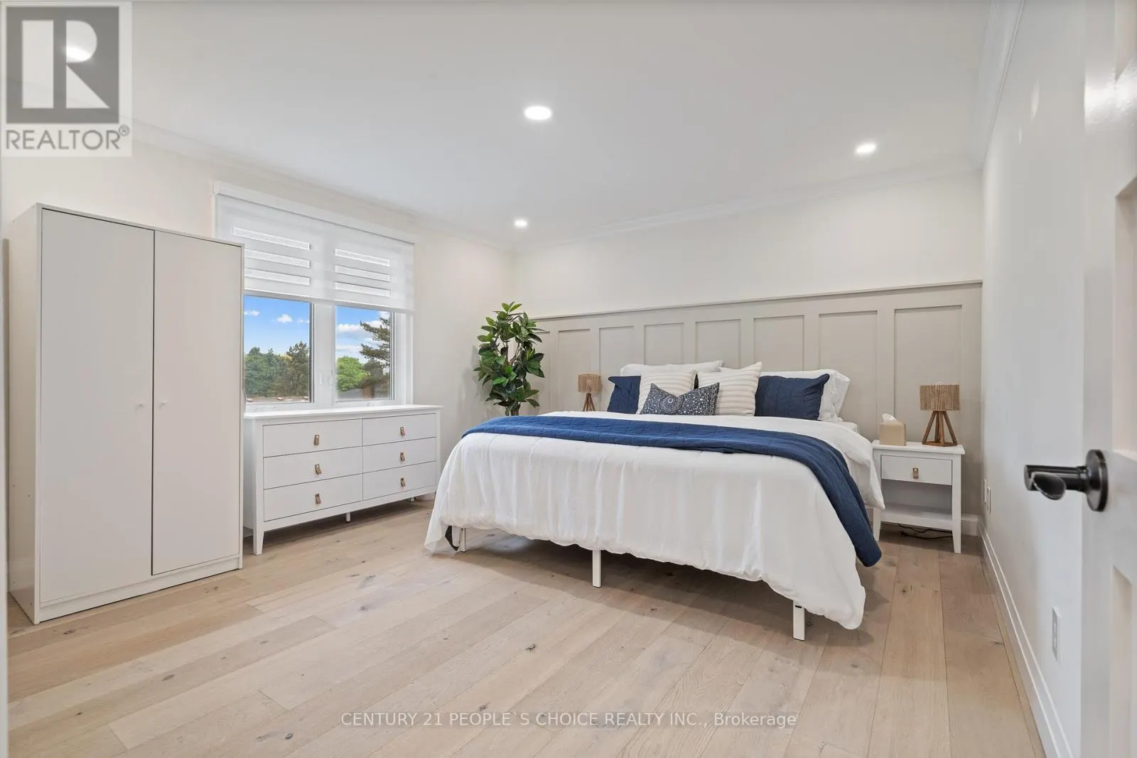 7 CARL CRESCENT