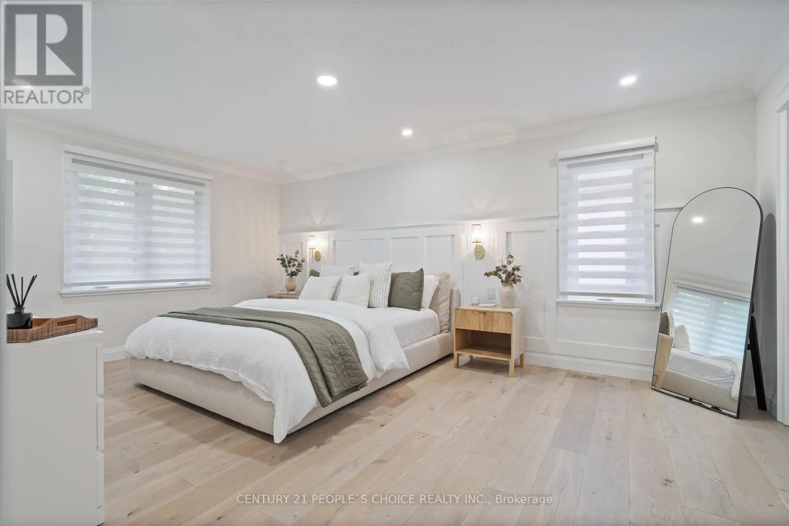 7 CARL CRESCENT