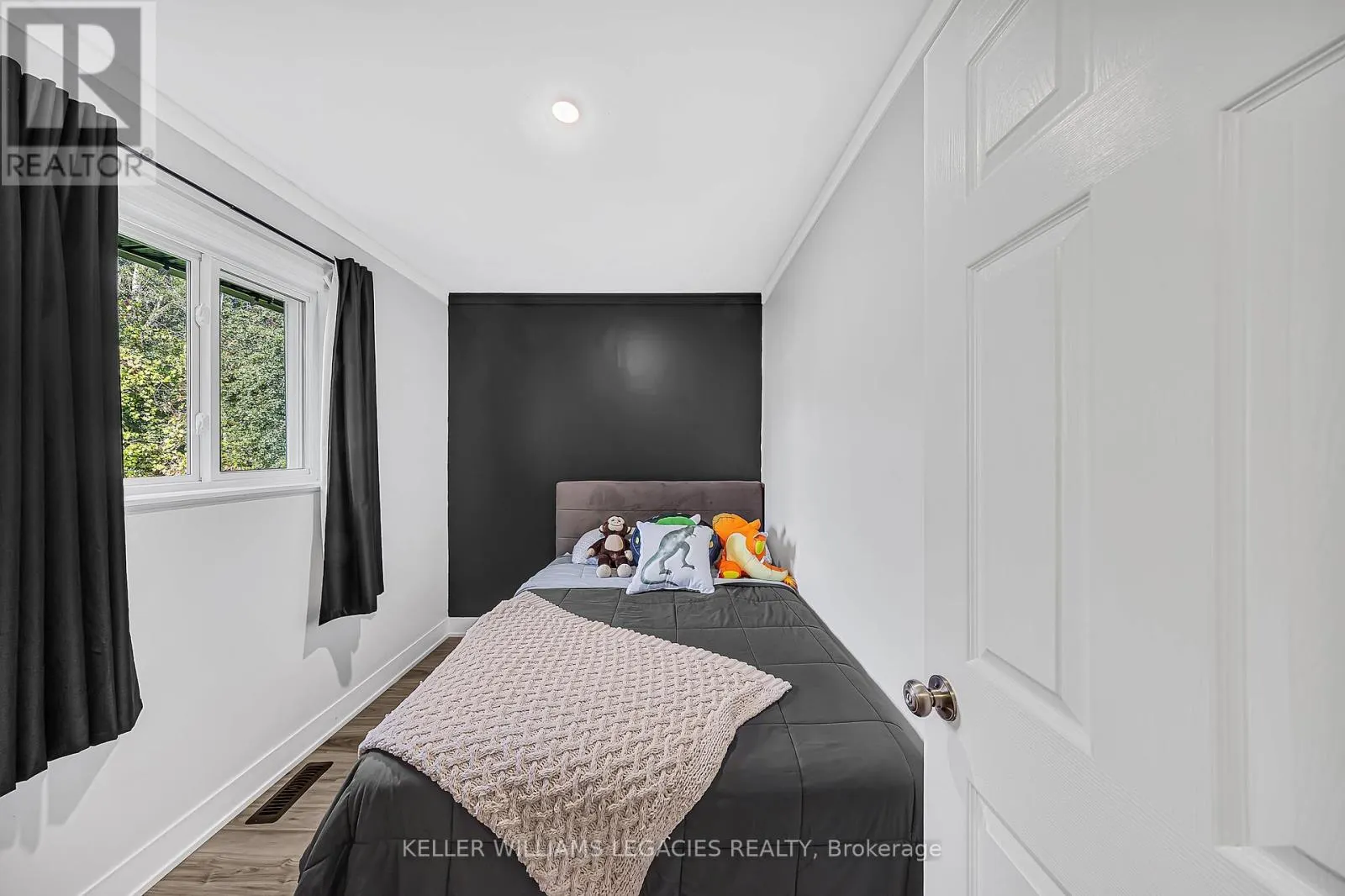 74 COWANS CRESCENT