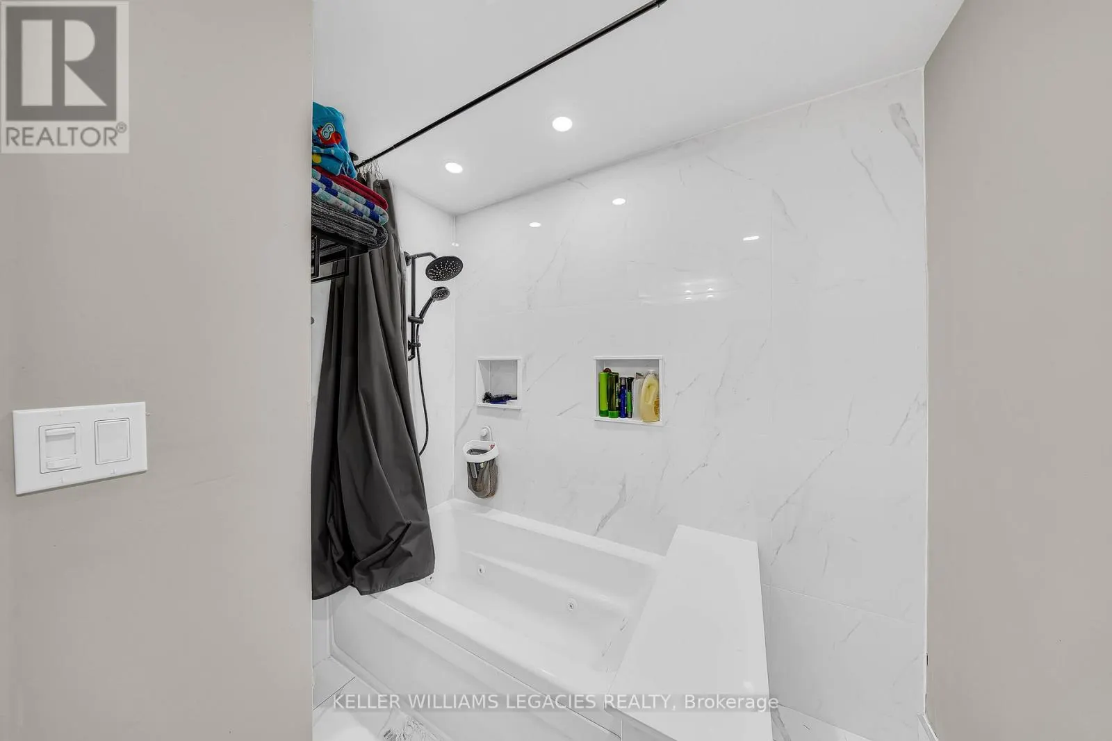 74 COWANS CRESCENT