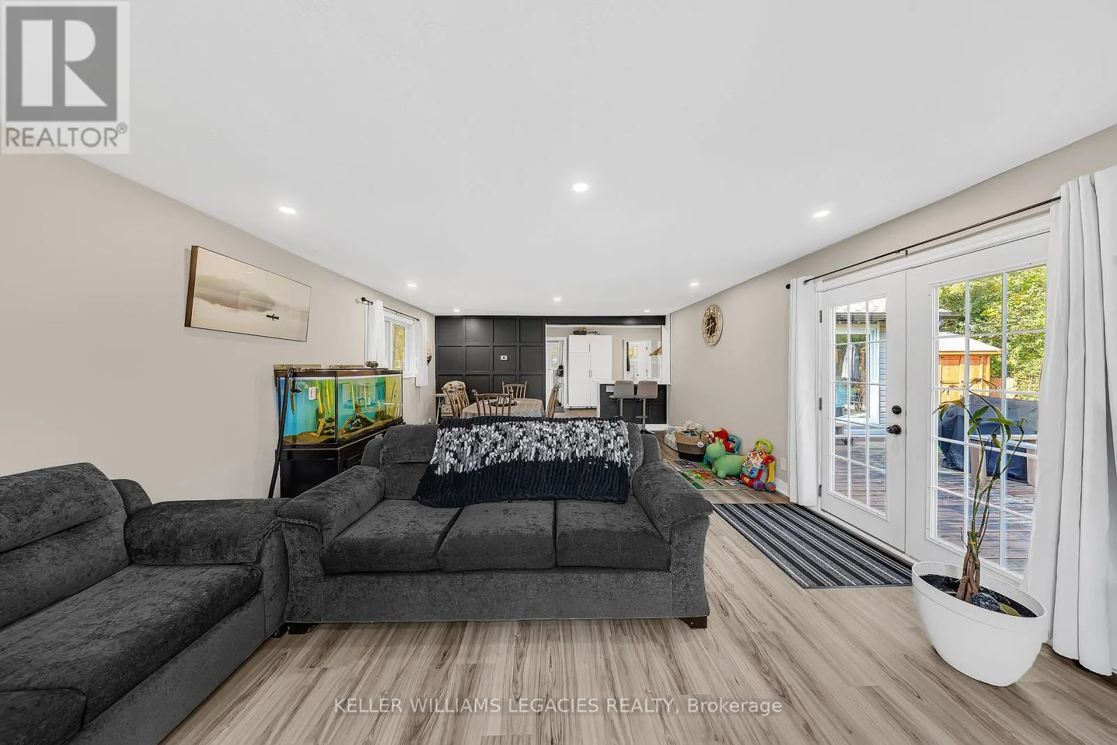 74 COWANS CRESCENT