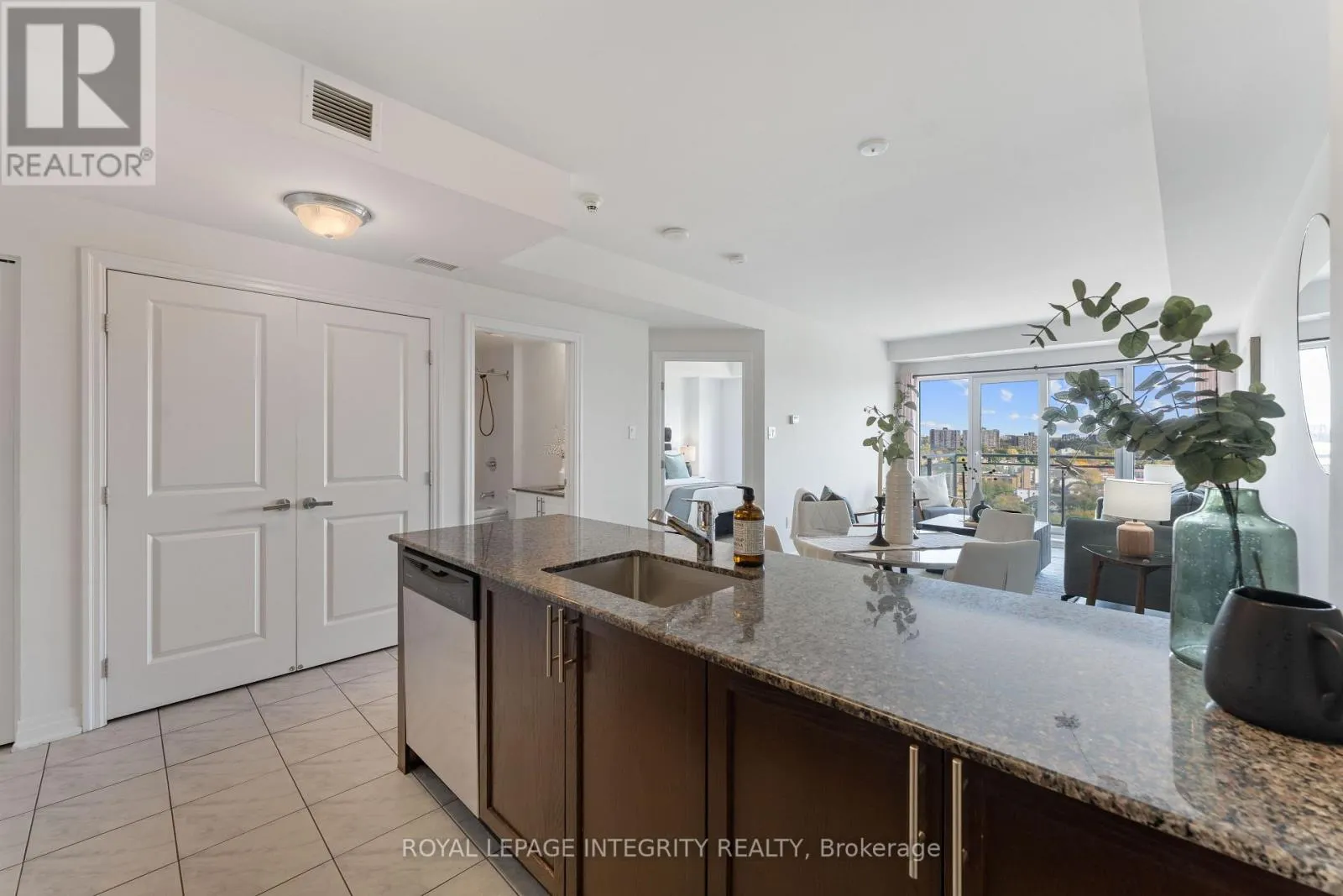 1208 - 90 LANDRY STREET