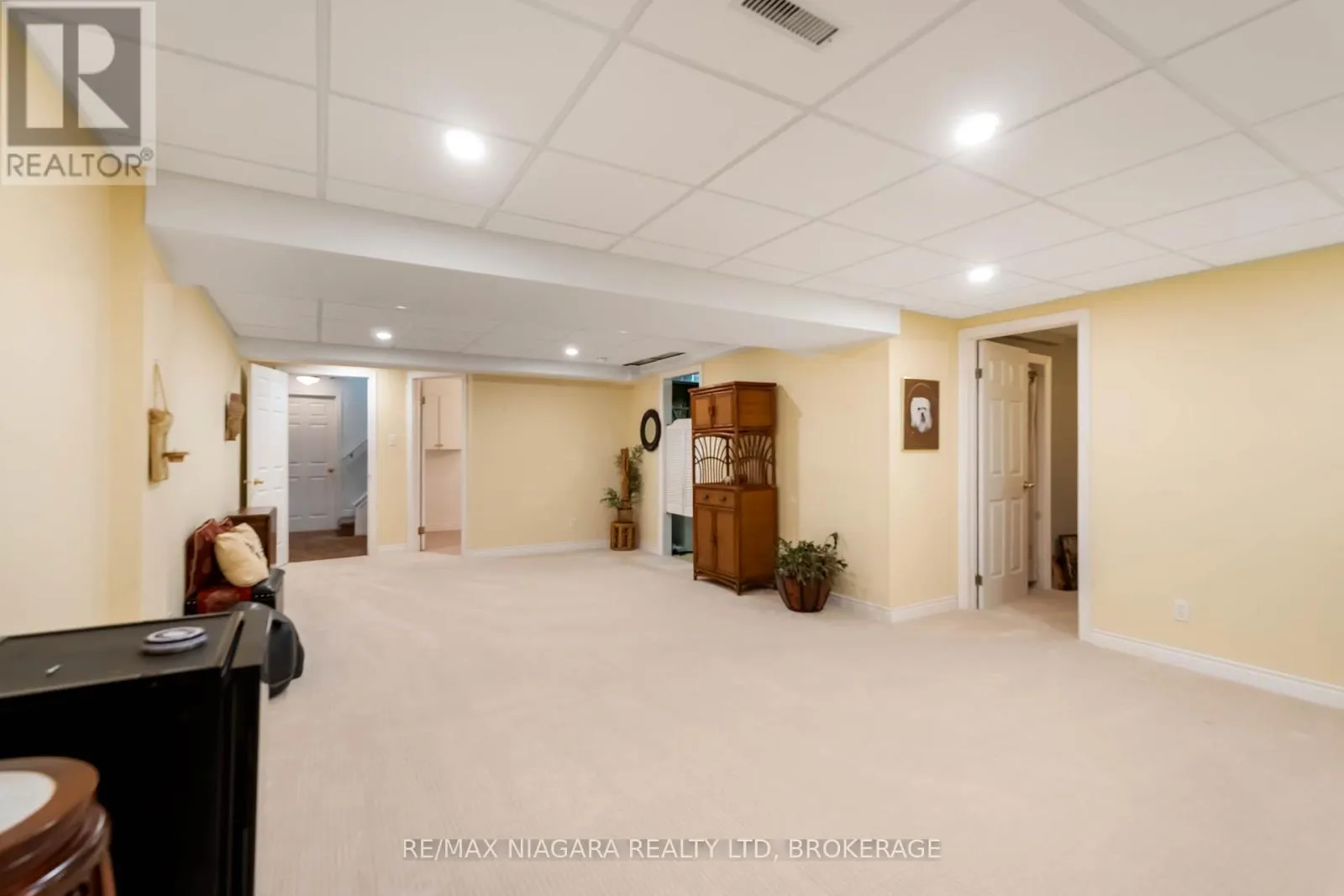 14 - 165 MAIN STREET E, #14