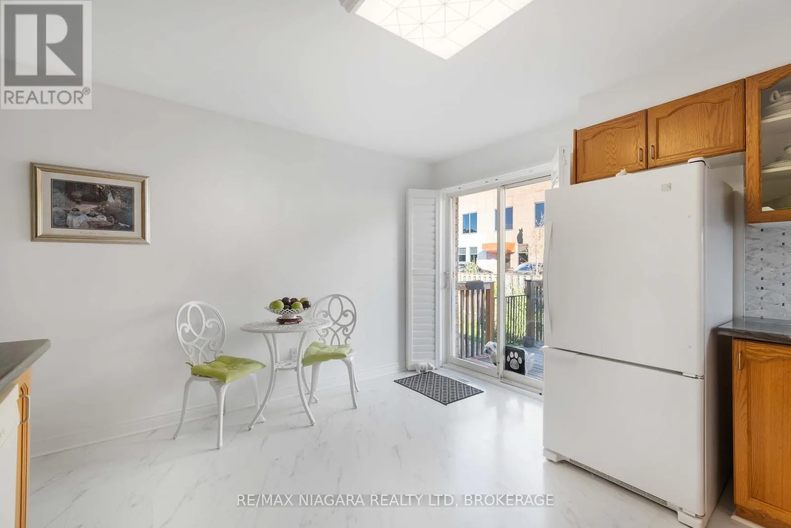 14 - 165 MAIN STREET E, #14