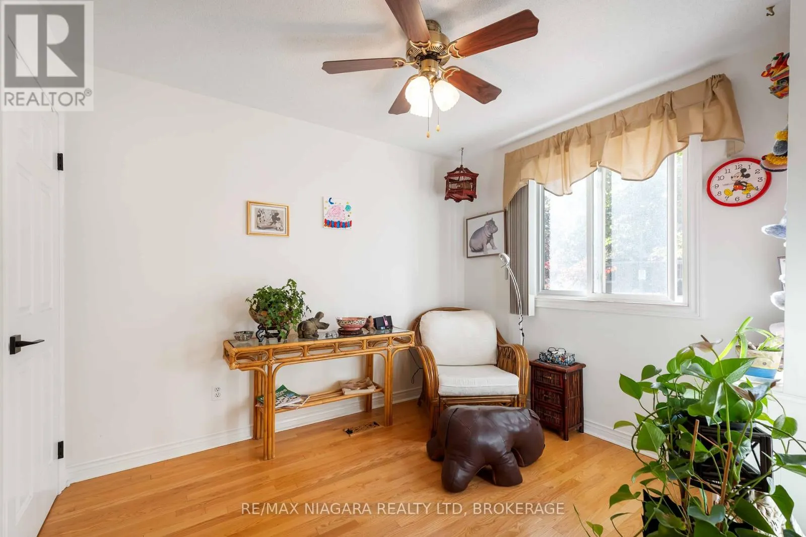 14 - 165 MAIN STREET E, #14