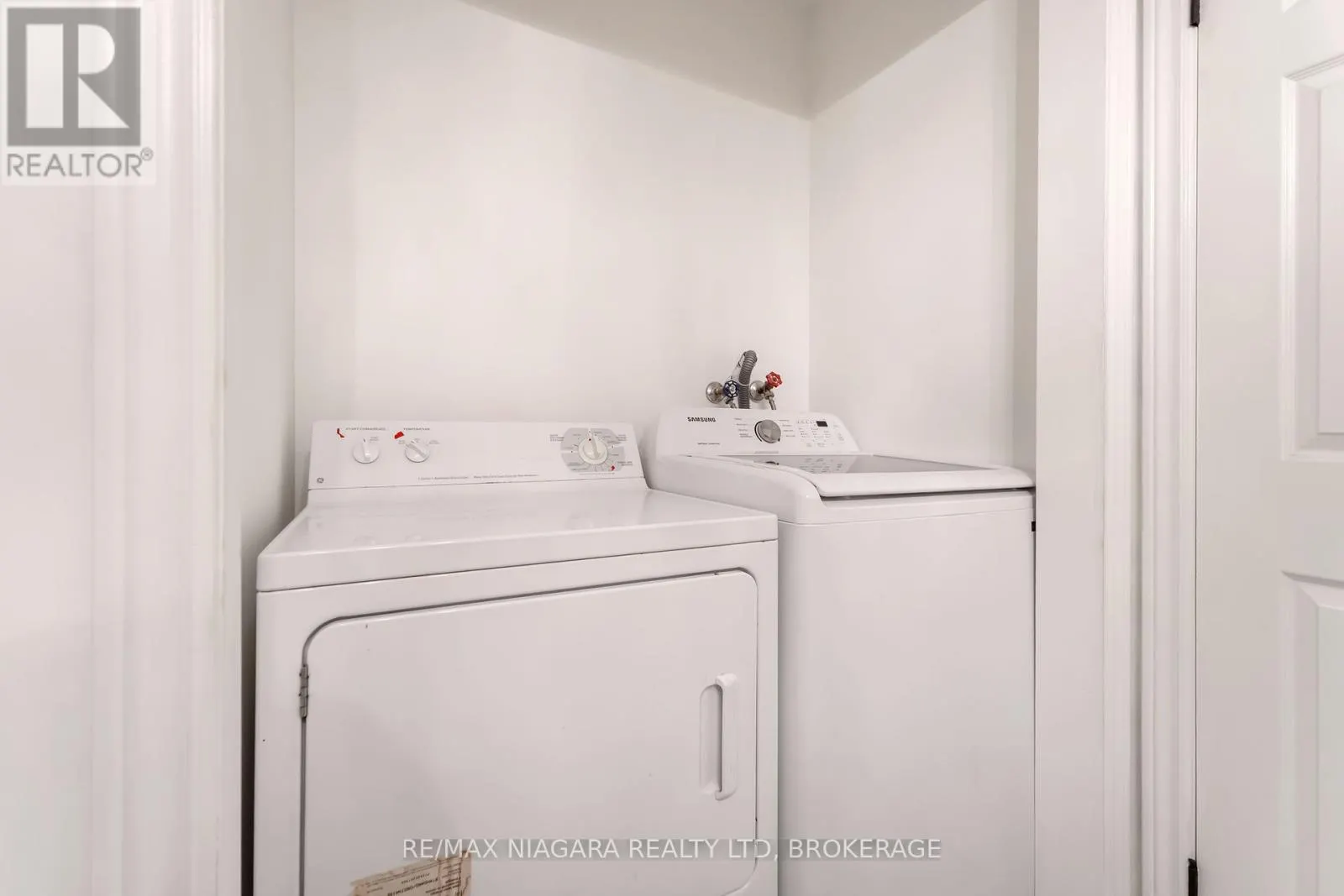 14 - 165 MAIN STREET E, #14