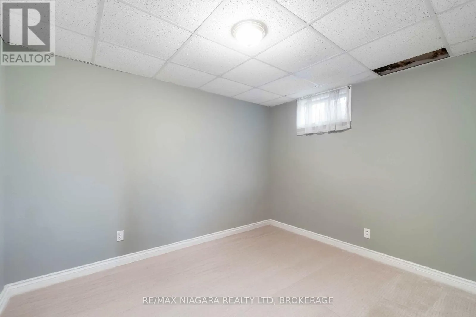 14 - 165 MAIN STREET E, #14