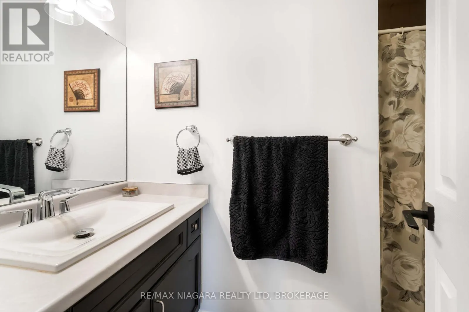 14 - 165 MAIN STREET E, #14