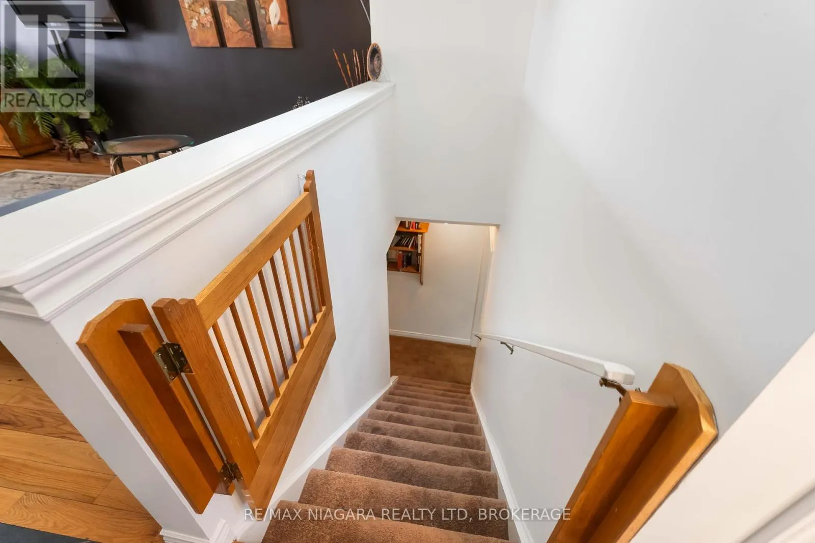 14 - 165 MAIN STREET E, #14