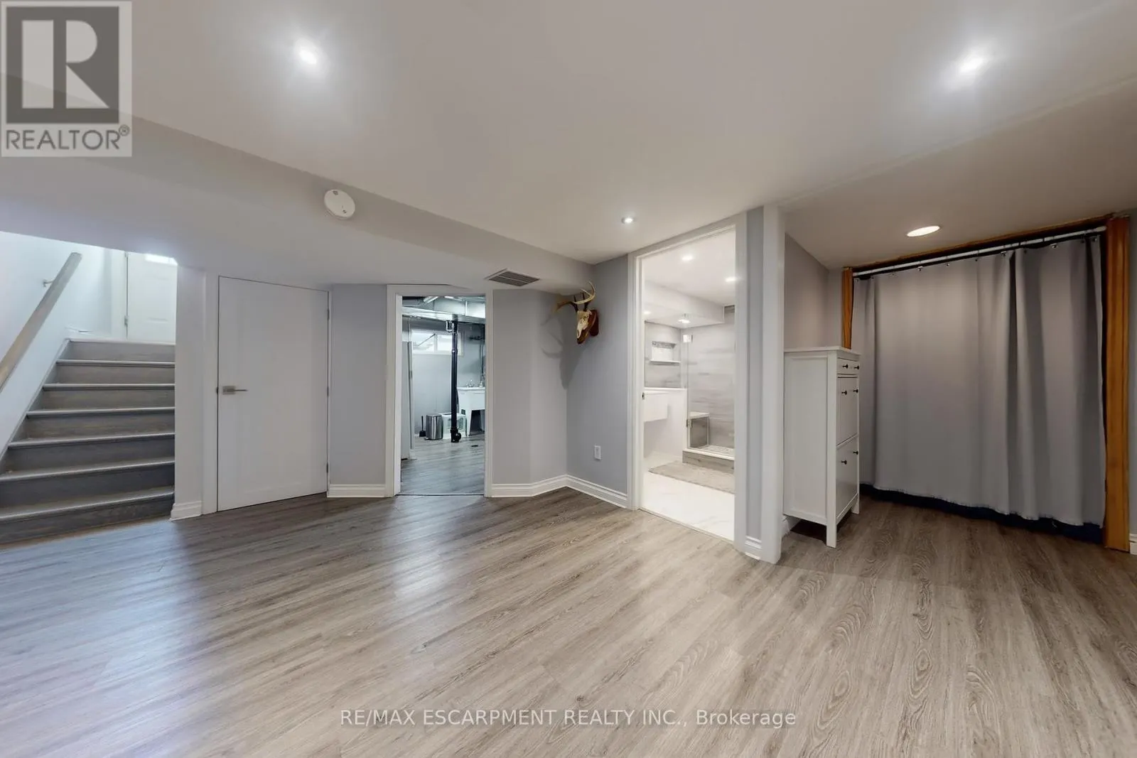 23 SYLVIA CRESCENT