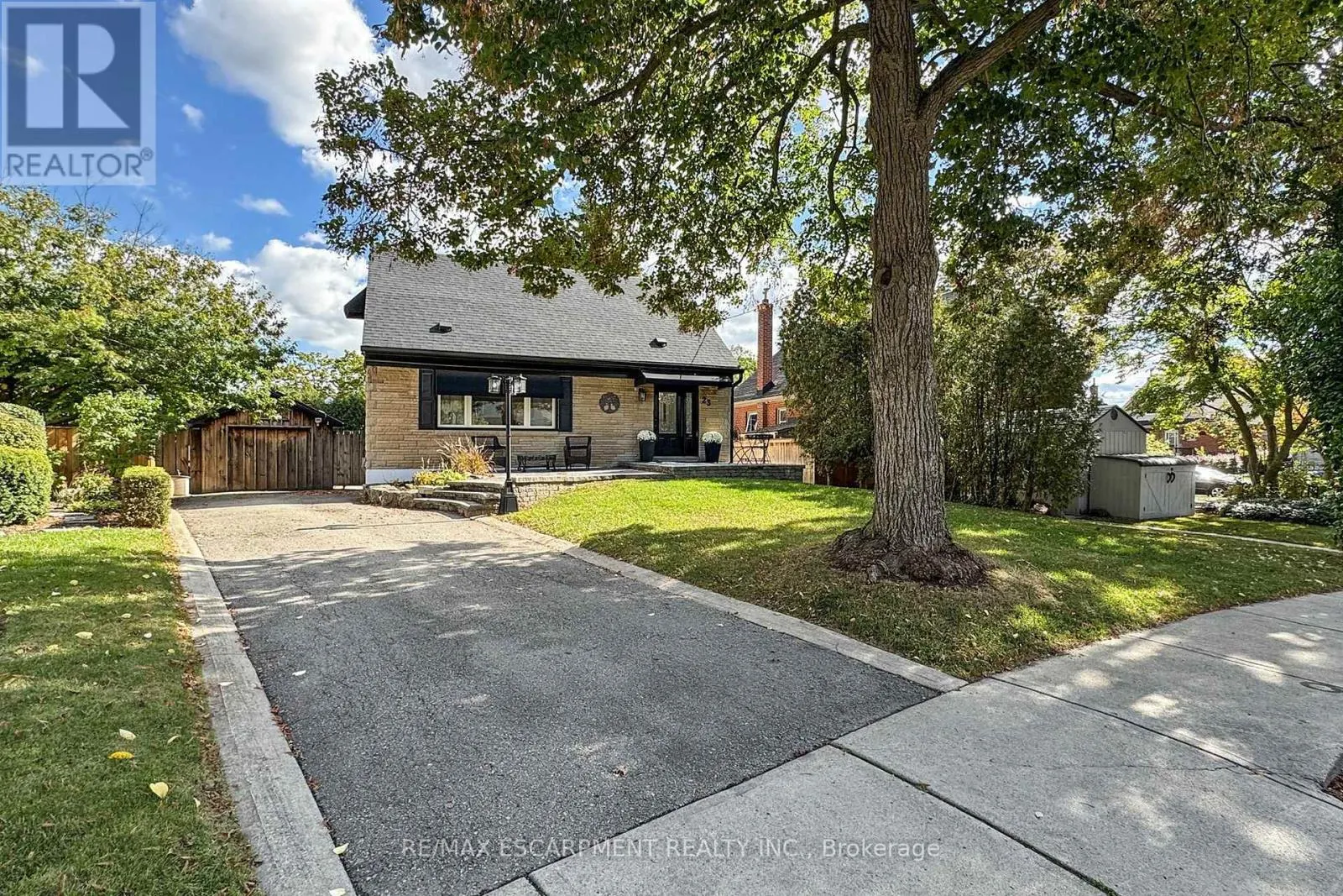 23 SYLVIA CRESCENT