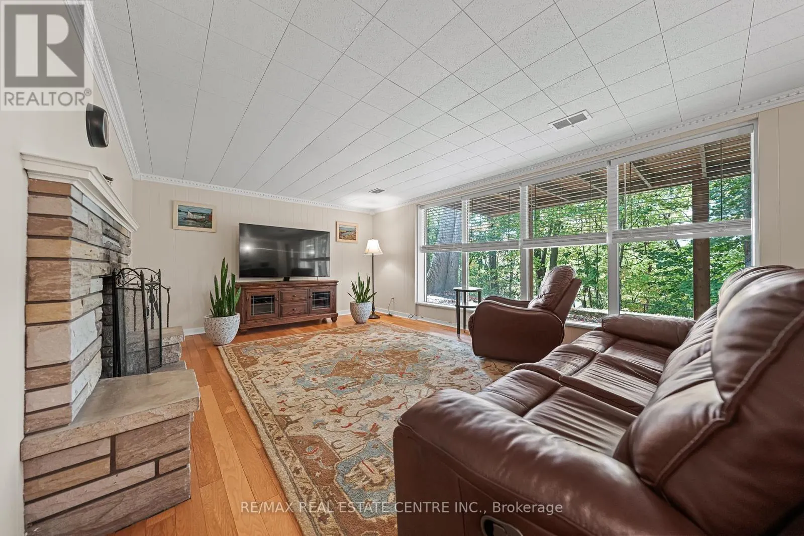 45 HIGHLAND CRESCENT