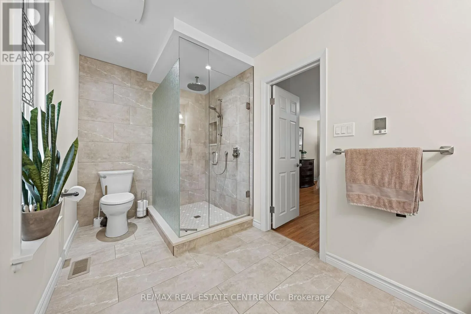 45 HIGHLAND CRESCENT