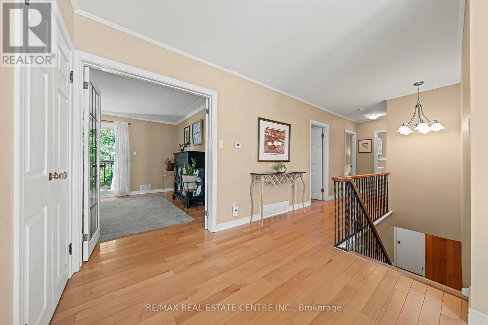 45 HIGHLAND CRESCENT