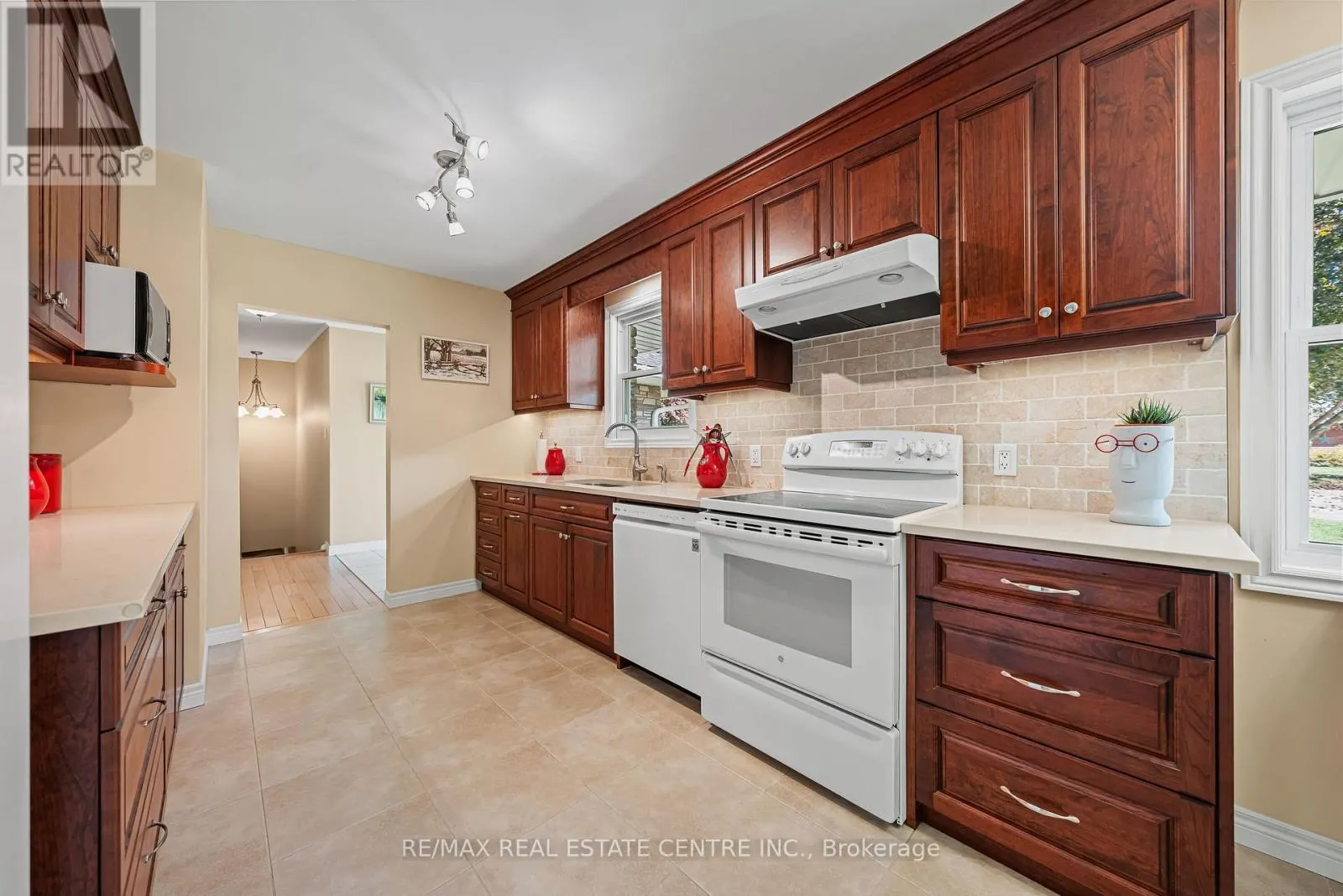 45 HIGHLAND CRESCENT