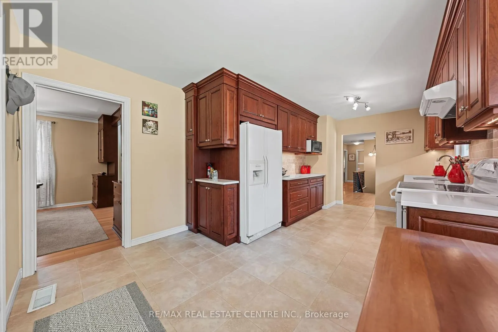 45 HIGHLAND CRESCENT