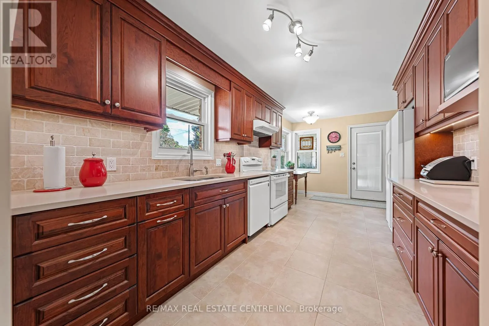 45 HIGHLAND CRESCENT