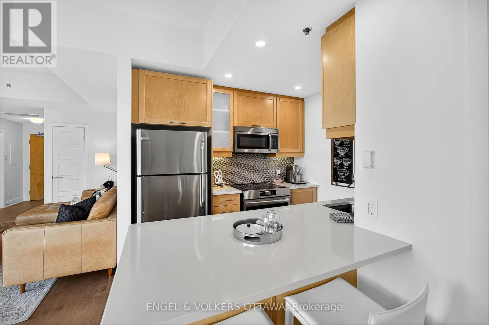 802 - 300C LETT STREET
