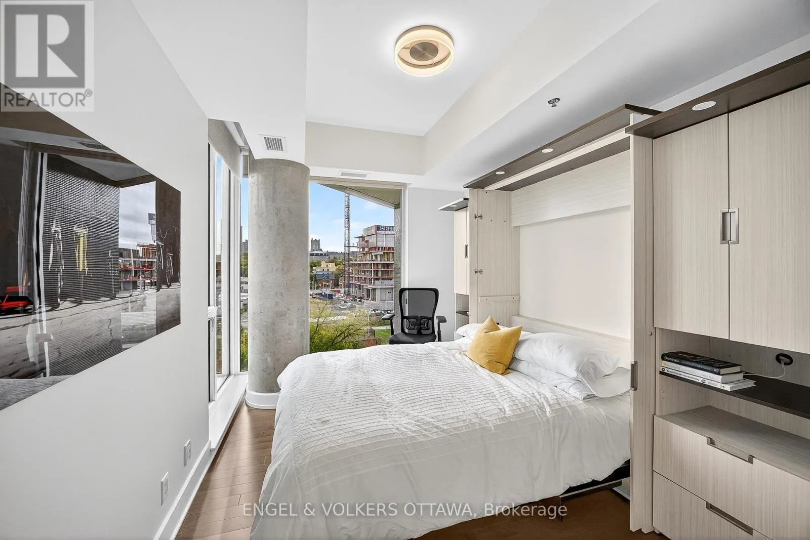 802 - 300C LETT STREET