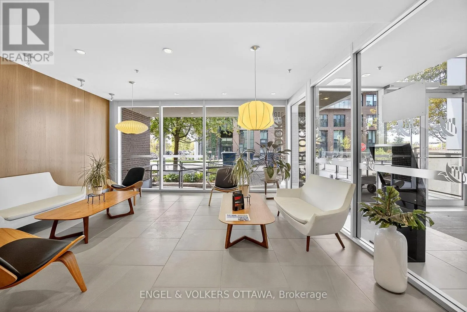802 - 300C LETT STREET