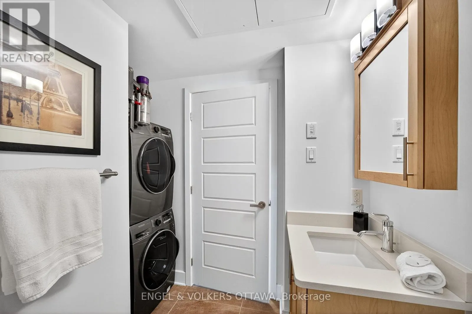 802 - 300C LETT STREET