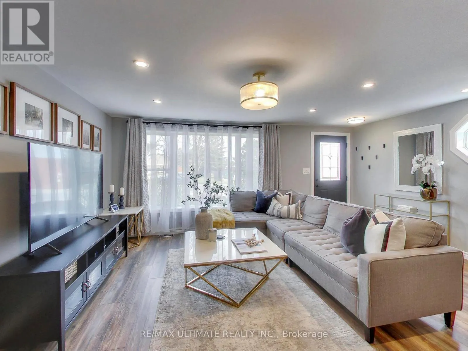 496 ELGIN STREET N