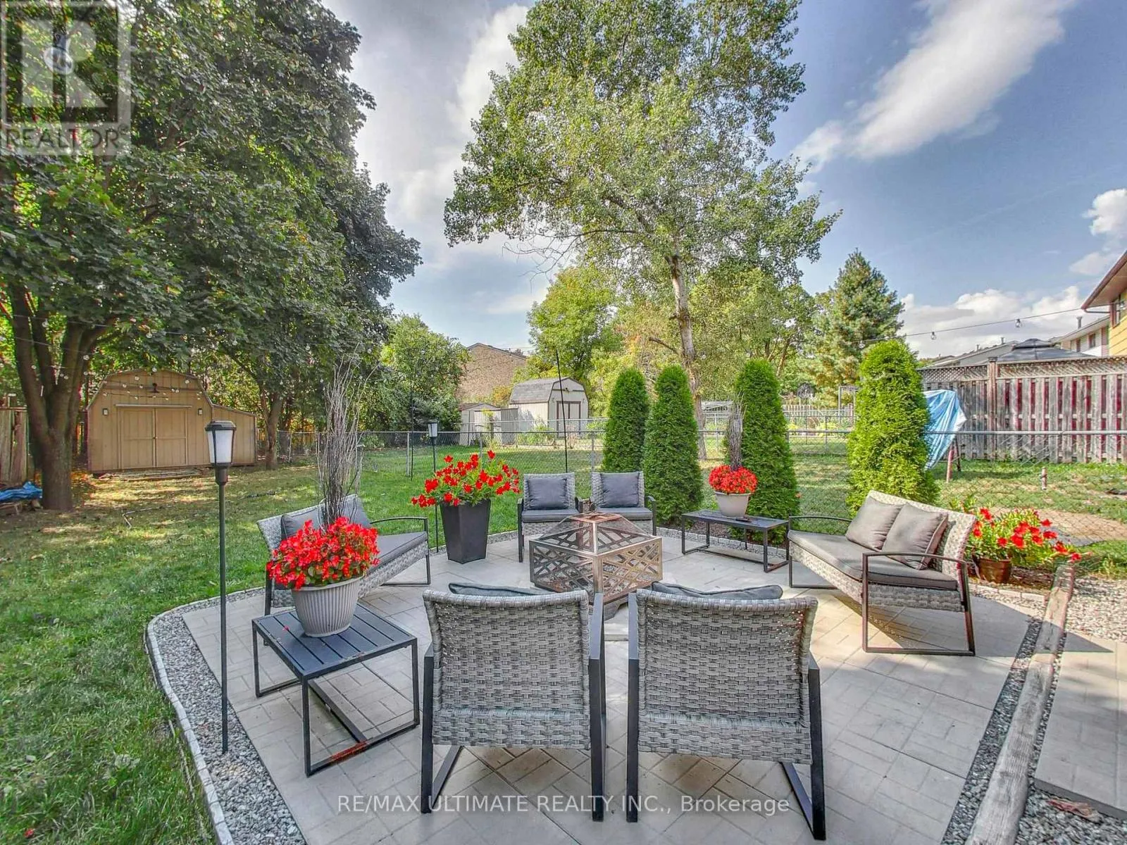 496 ELGIN STREET N