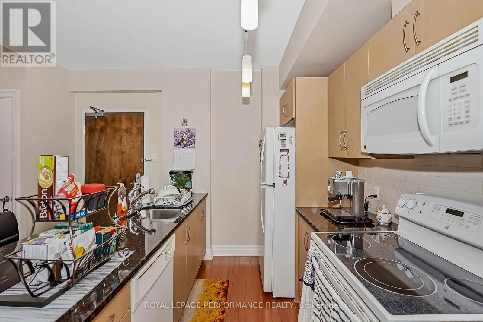 402 - 1433 WELLINGTON STREET W