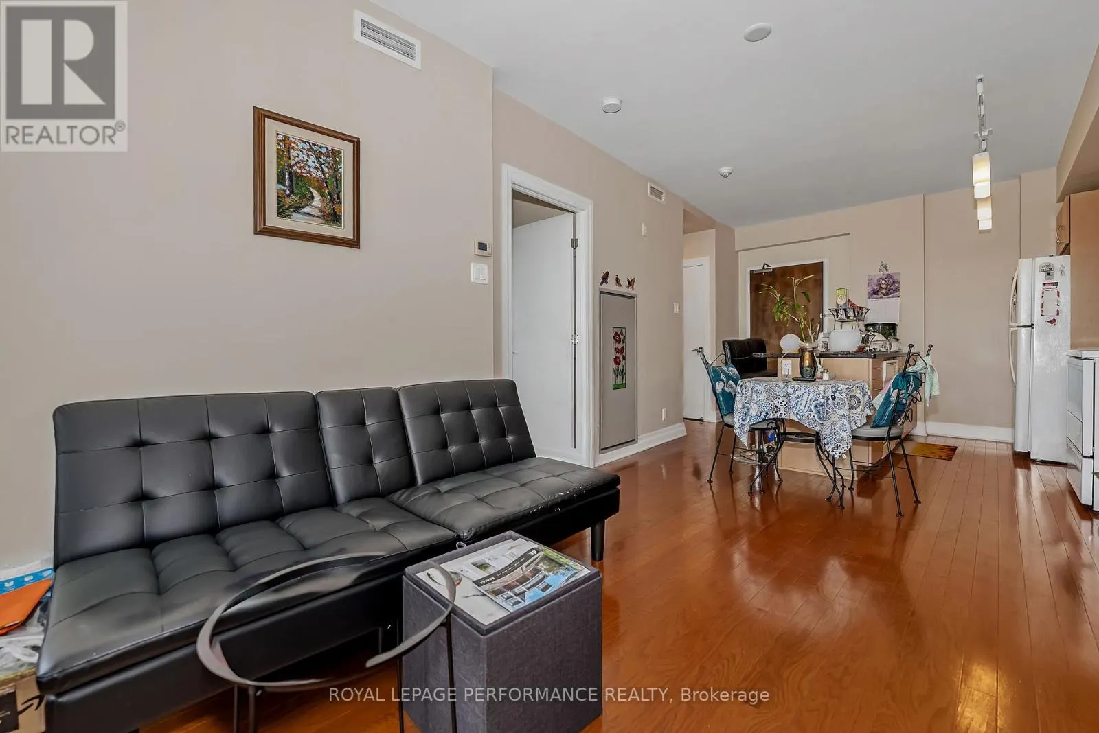 402 - 1433 WELLINGTON STREET W