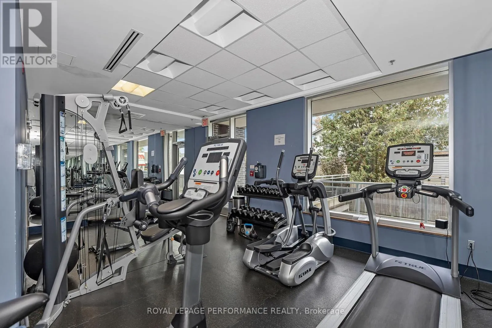 402 - 1433 WELLINGTON STREET W