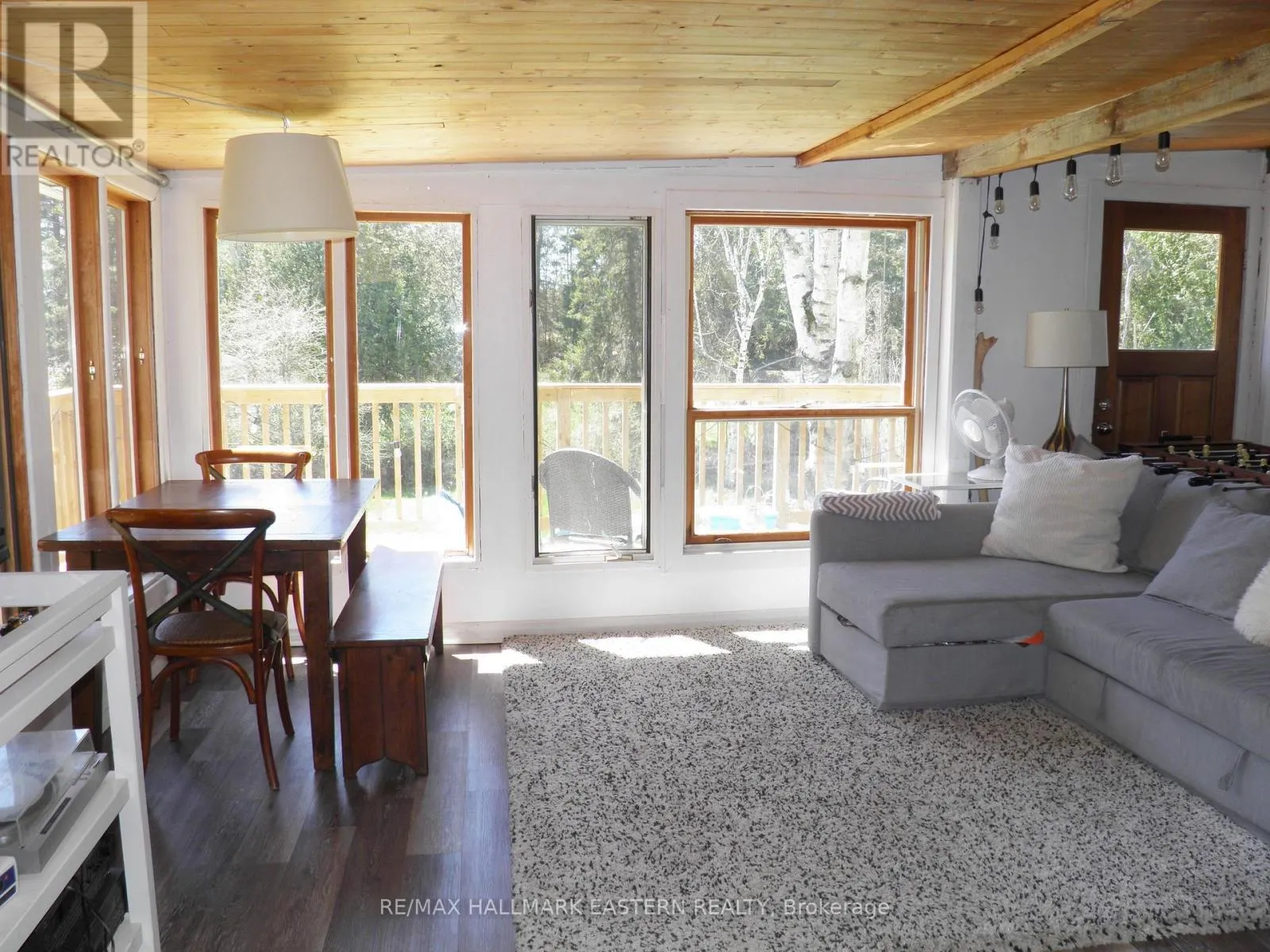 106 LAKEVIEW CRESCENT