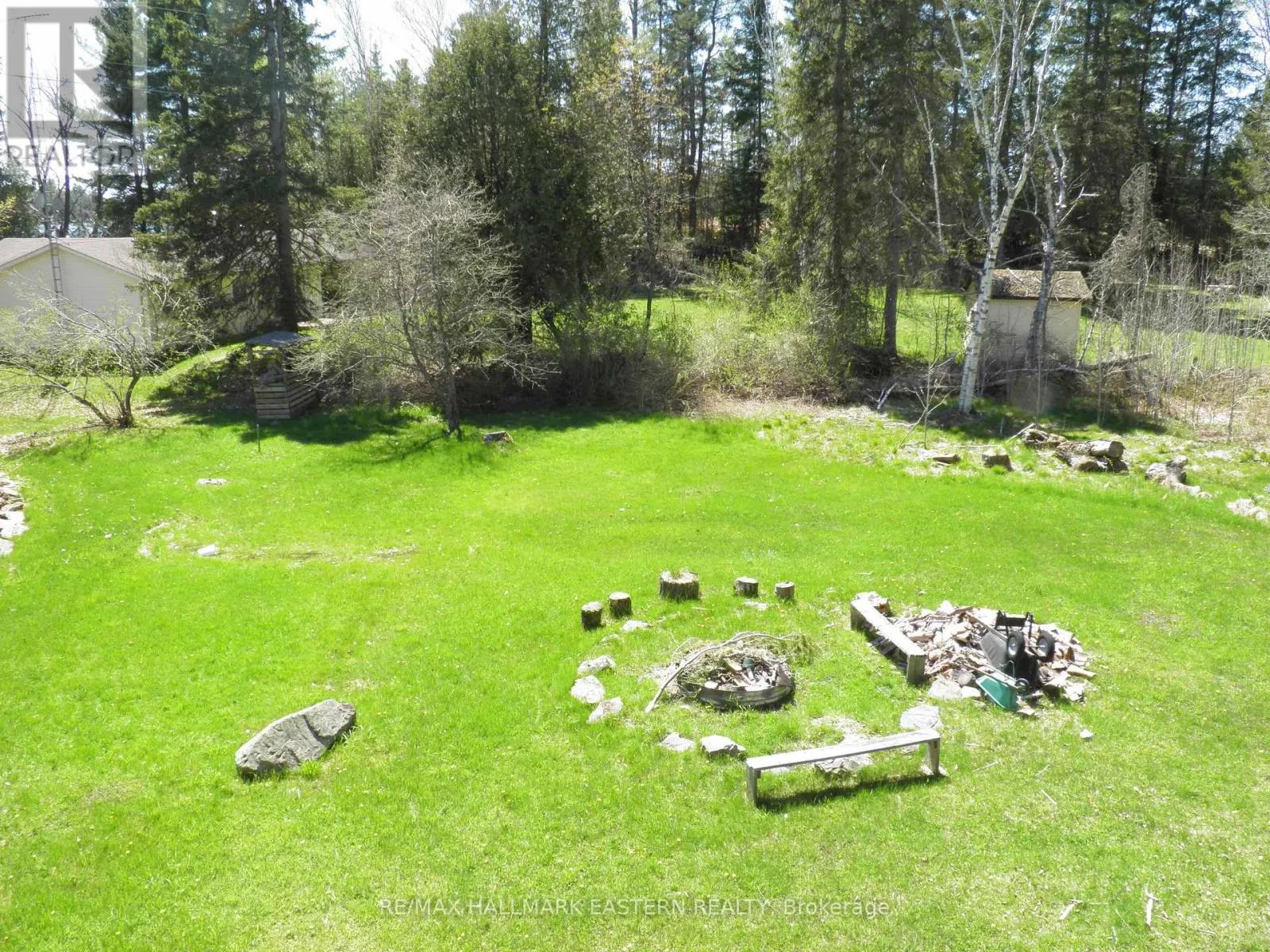 106 LAKEVIEW CRESCENT