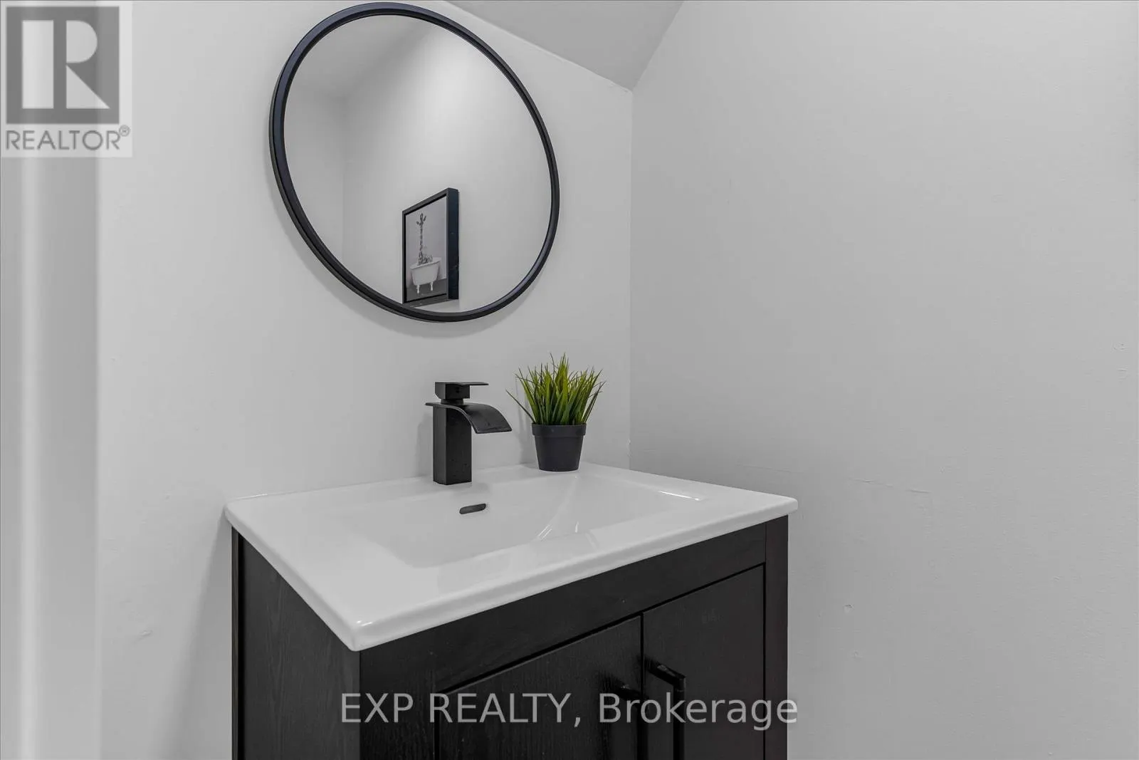 10 - 1255 UPPER GAGE AVENUE