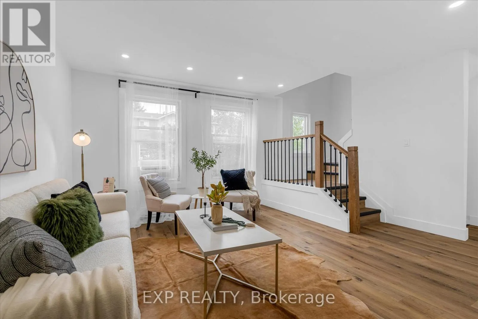 10 - 1255 UPPER GAGE AVENUE