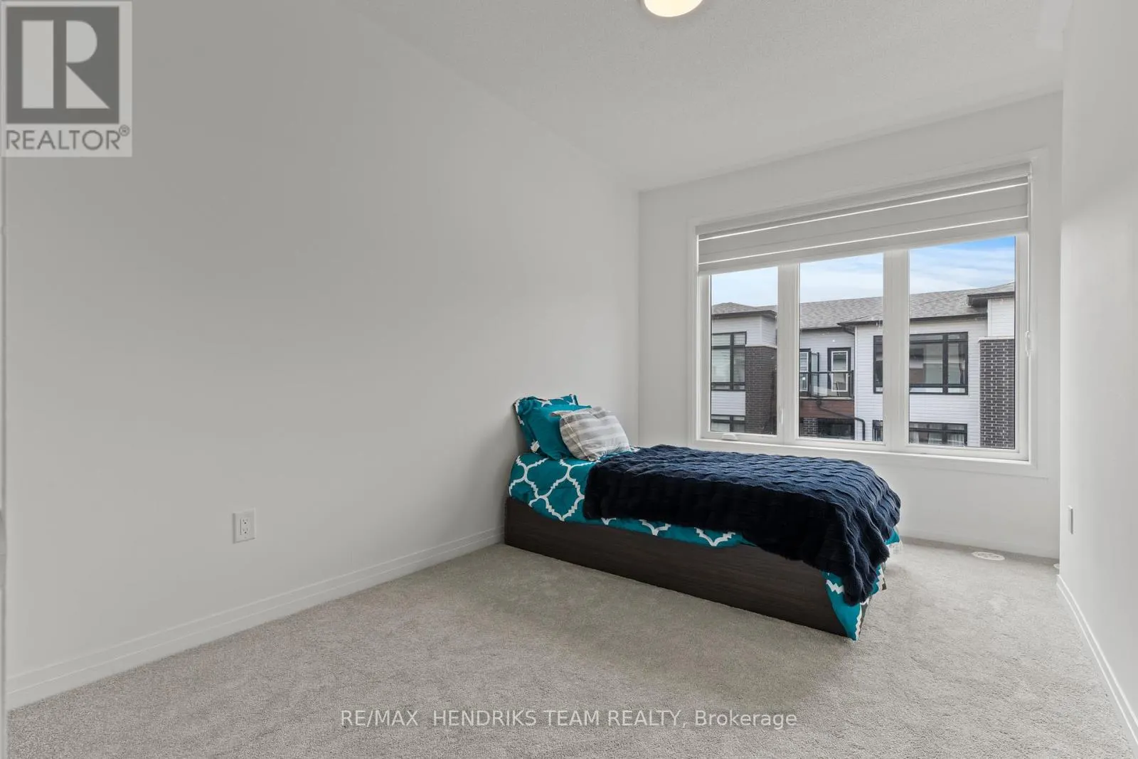 48 SIDNEY ROSE COMMON
