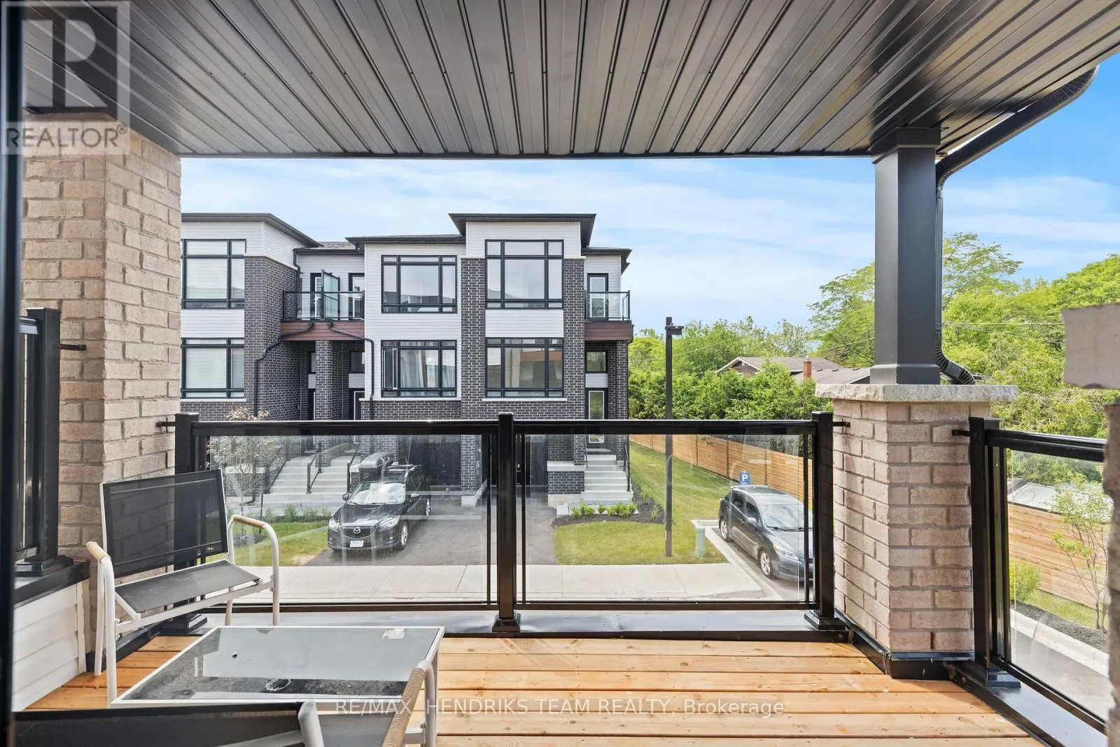 48 SIDNEY ROSE COMMON