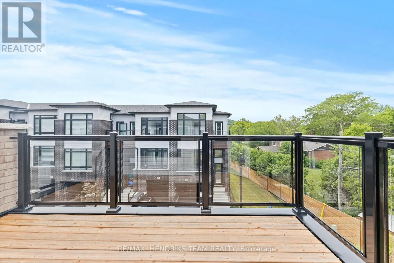 48 SIDNEY ROSE COMMON