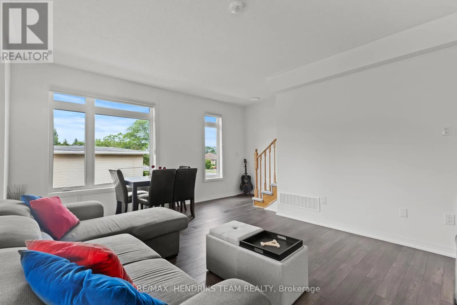 48 SIDNEY ROSE COMMON
