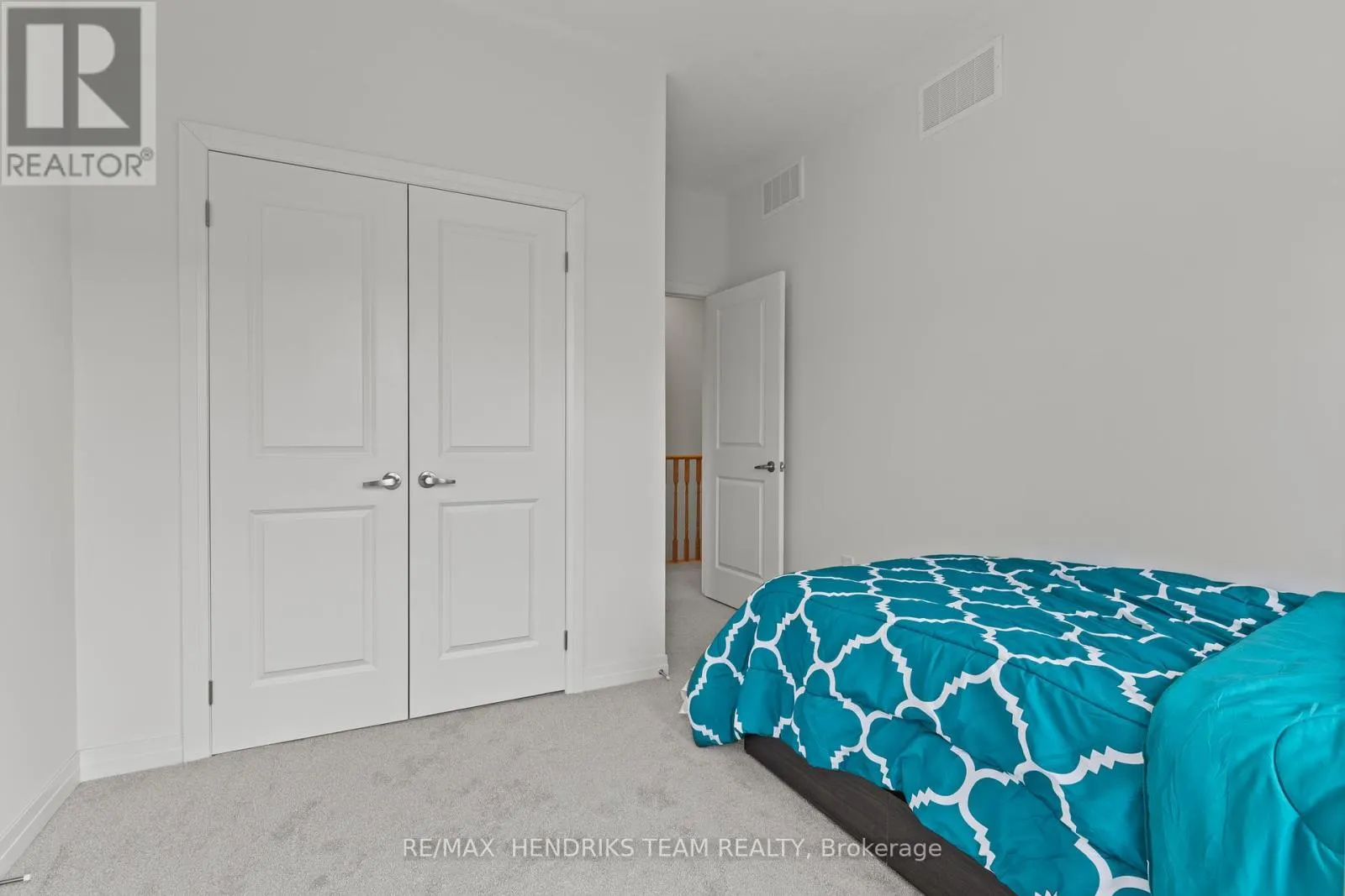 48 SIDNEY ROSE COMMON