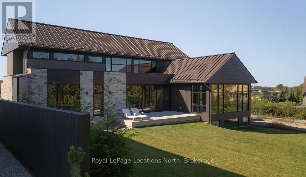 104 MARYWARD CRESCENT