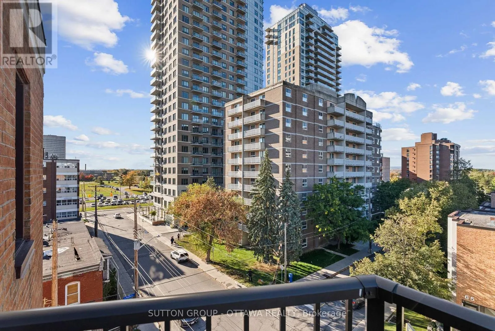 507 - 50 BURNSIDE AVENUE