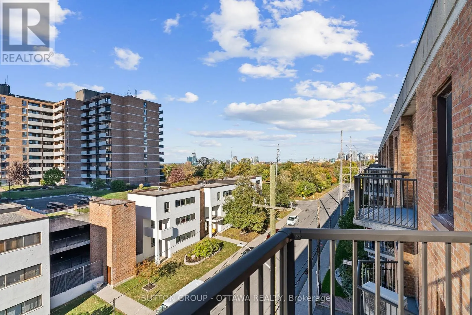 507 - 50 BURNSIDE AVENUE