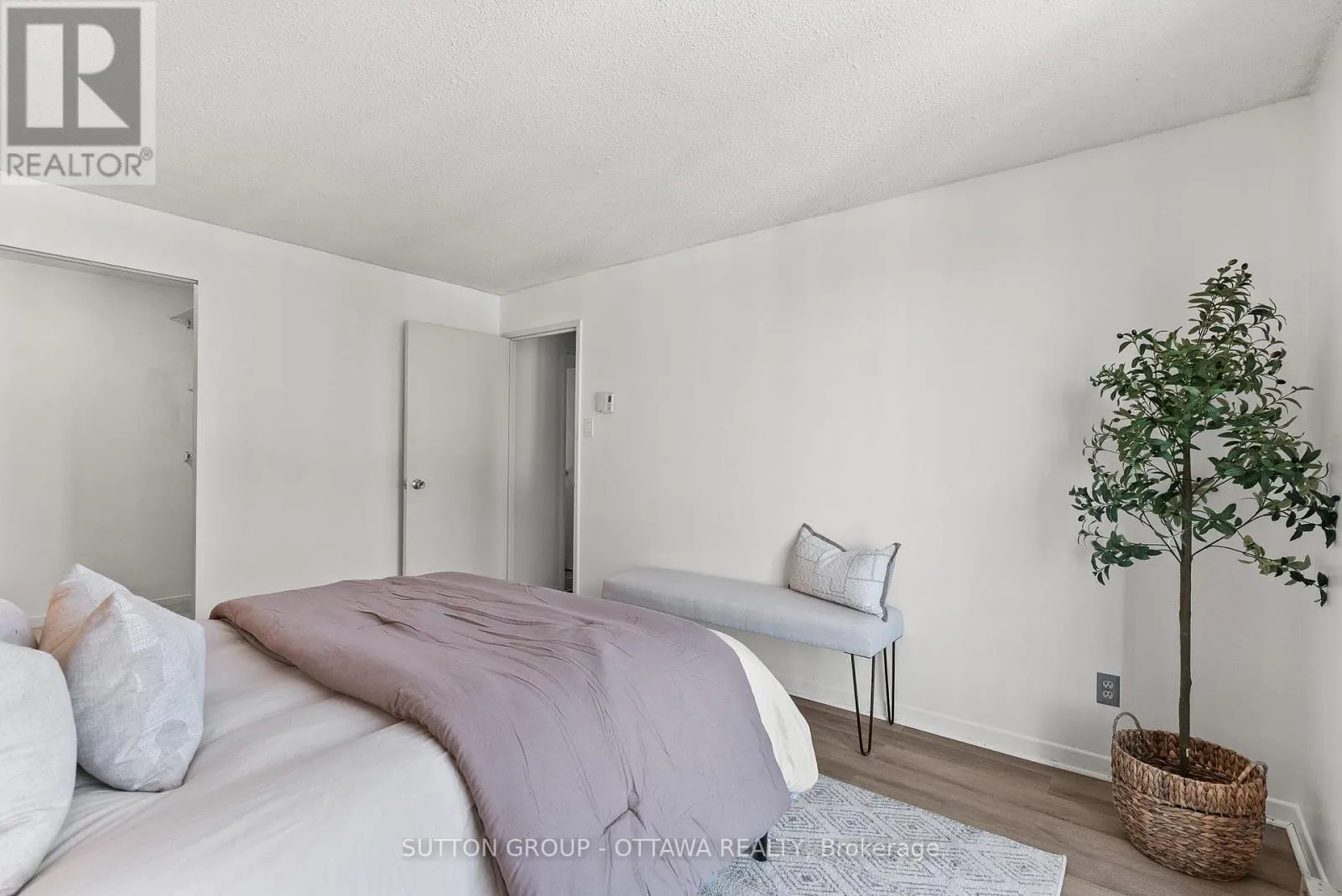 507 - 50 BURNSIDE AVENUE